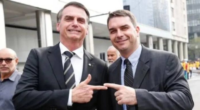 Bolsonaro diz que Flávio será seu candidato à Presidência da República