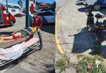 Mulher fica ferida após cair de scooter elétrica no Centro de Penha