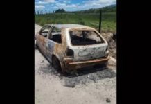 Morador encontra corpo enterrado e carro destruído em área rural de Joinville