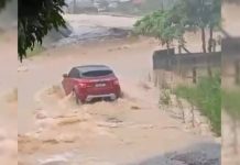 VIDEO Casal e bebê de 1 ano morrem após carro ser arrastado durante ciclone em Palhoça