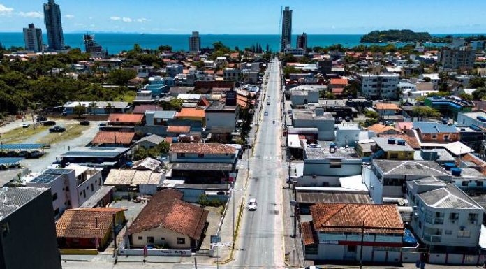 Desfile Parada Encantada Penha celebra início da Temporada de Verão