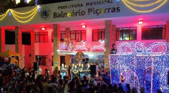 Balneário Piçarras dá início à programação de “A Magia do Natal” com grande participação do público