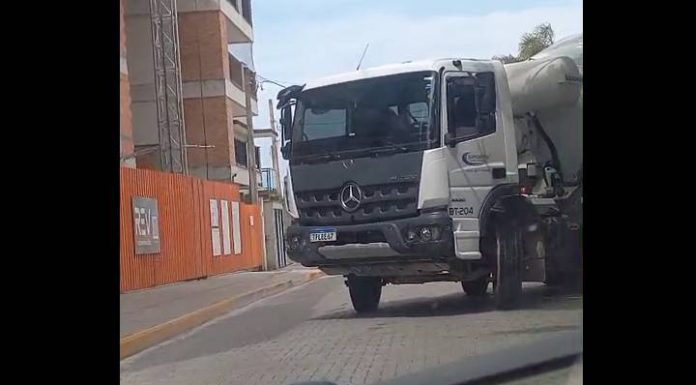 VIDEO Morador de Piçarras denuncia transtornos causados por caminhões com interdições de ruas e falta de comunicação