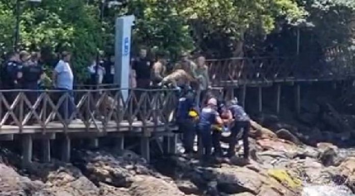 VIDEO Homem morre após sofrer descarga elétrica sob deck do Pontal Norte, em BC