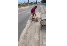 VIDEO Moradores de Piçarras reclamam do abandono e problemas de drenagem na Rua das Begônias