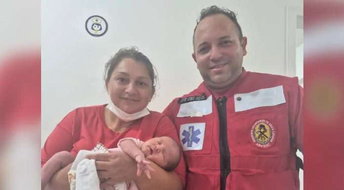 Bombeiros Voluntários salvam recém-nascida após engasgamento com leite materno em Penha