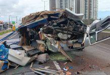 Acidente entre caminhões deixa motorista gravemente ferido em Barra Velha