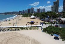 Piçarras inicia montagem da estrutura do Esporte Verão 2025/2026