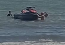 VIDEO Jet ski próximo à faixa de areia expõe banhistas a risco na Barra Sul, em Piçarras