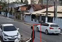 VIDEO Moto é furtada em plena luz do dia em Balneário Piçarras