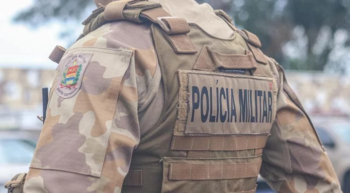 Oito policiais militares reforçam a segurança de Penha na alta temporada