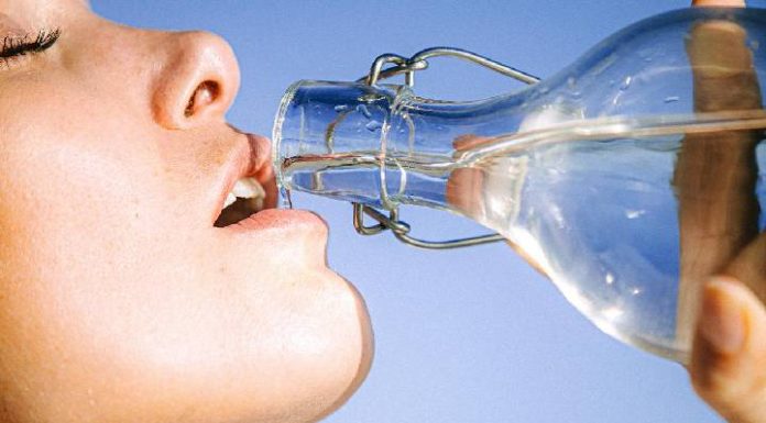Beber água tratada no verão traz segurança e saúde