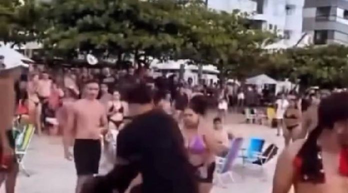 VIDEO Briga generalizada na areia de Itapema chama atenção e gera tumulto na praia