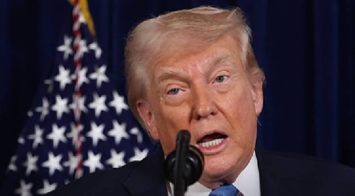 Trump diz que EUA comanda Venezuela até transição e controla petróleo