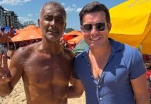 Belutti dá rolê de patinete e encontra Romário na Brava
