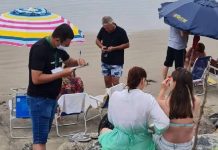 Quem são os visitantes que frequentam as praias de Penha e Piçarras?