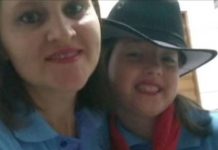 Mãe e filha são mortas a facadas em SC