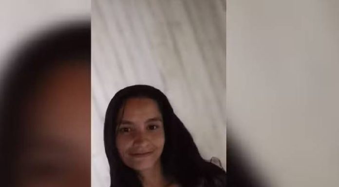 Grávida e dois filhos morrem após batida frontal entre carro com 6 ocupantes e caminhão em SC