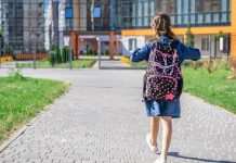 Volta às aulas sem prejuízo: 7 dicas práticas para fazer o uniforme escolar durar muito mais