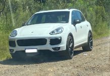 Carro de luxo furtado em Balneário Piçarras é encontrado em Faxinal dos Guedes e trio acaba preso