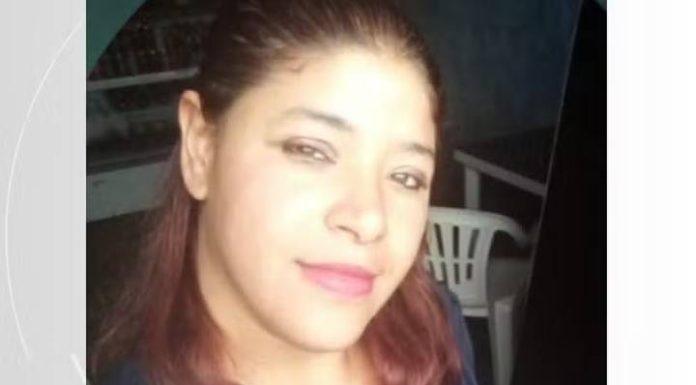 Presa é morta dentro de viatura em SC ao tentar enforcar agente usando algema, diz Polícia Civil