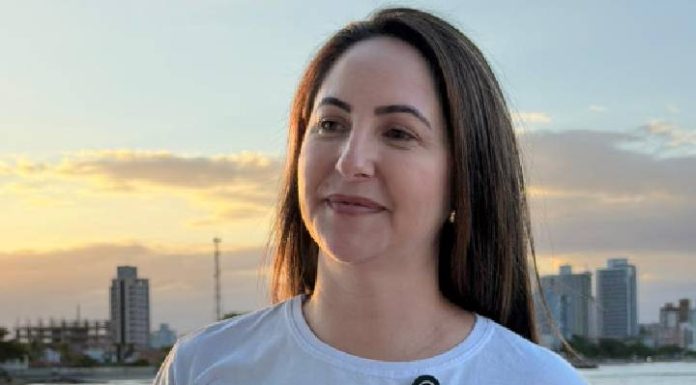VIDEO Andressa Pêra vira “xerifona” do MDB após Jorginho Mello definir o vice deixando Chiodini fora da foto