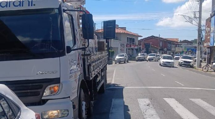 Imprudência e falta e fiscalização no trânsito revolta motoristas em Balneário Piçarras