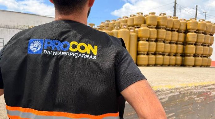 Distribuidora de gás é interditada em fiscalização do Procon em Piçarras