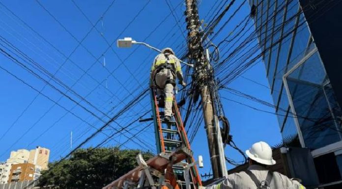 Celesc deixa moradores do Centro de Balneário Piçarras sem energia por cerca de uma hora nesta quinta-feira (15)