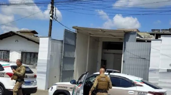 Açougueiro mata colega com facadas nas costas em distribuidora de carnes de Itajaí
