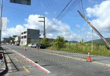 Trânsito é interrompido temporariamente na Avenida Itajuba em Barra Velha