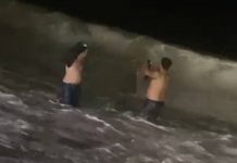 Foliões entram no mar agito em Piçarras durante a madrugada e quase morrem afogados