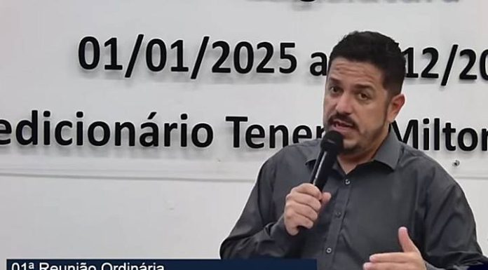 Prefeito Luizinho participa da primeira sessão da Câmara Municipal e destaca pacote de R$ 23 milhões em obras