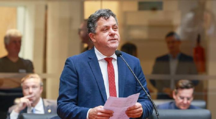 Deputado Ivan Naatz propõe comissão para investigar custos de cartórios e audiência sobre apagões da Celesc