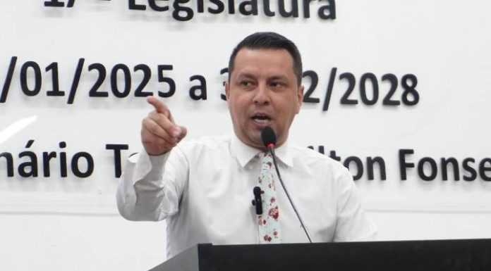 VIDEO Vereador Tibeco cobra valorização de merendeiras e serventes em discurso na Câmara de Penha