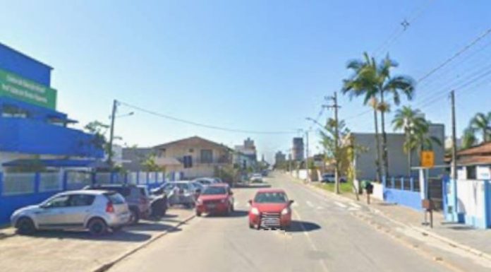 Pais denunciam excesso de velocidade em avenida próxima a escolas no bairro Itacolomi, em Balneário Piçarras
