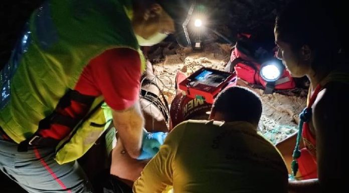 Homem morre afogado na Praia da Armação, em Penha
