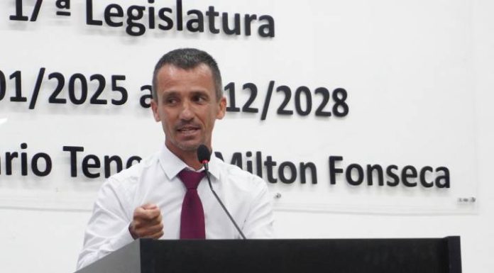 VEREADOR SERGINHO ENALTECE CONQUISTA DO PROJETO QUE GARANTE VALE DE R$ 300, PISO NACIONAL E REAJUSTE AOS SERVIDORES DE PENHA