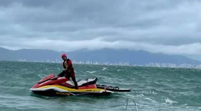 Corpo do jovem Micael Lourenço, que estava desaparecido desde sábado, é localizado na praia de Navegantes