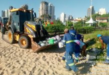 Prefeitura mobiliza equipe de limpeza e orla de Balneário Piçarras tem melhora após recolhimento de entulhos