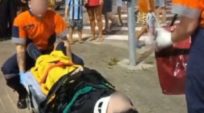 Dançarino da Carreta Furacão sofre queda em Barra Velha e é socorrido pelo homem-aranha
