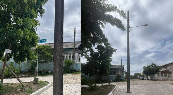 Poste no meio da rua revolta moradores de Piçarras: “Uma hora vão arrancar com caminhão”