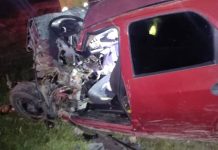 Colisão frontal na BR-470 deixa motorista inconsciente e preso às ferragens em Navegantes