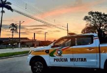 Corpo carbonizado e decapitado é encontrado dentro de carro incendiado em Biguaçu
