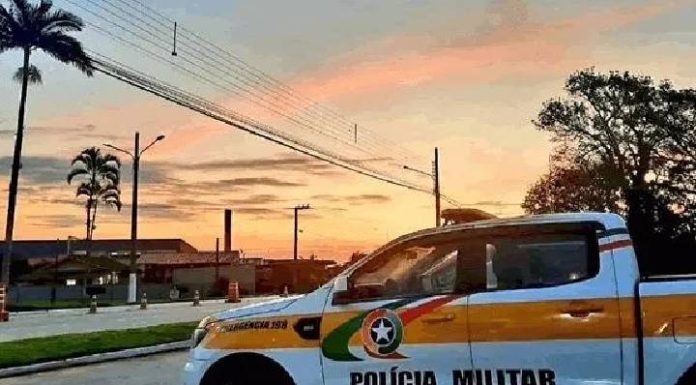 Corpo carbonizado e decapitado é encontrado dentro de carro incendiado em Biguaçu