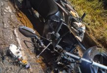 Grave acidente na Santa Lídia deixa motociclista desacordado em Penha
