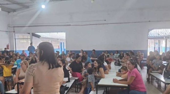 Surto de covid e gripe preocupa pais e escolas em Penha; casos respiratórios aumentam entre alunos