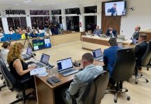 Câmara de Navegantes aprova aumento de salários e criação de cargos; medida vira alvo de críticas e é chamada de “trem da alegria”