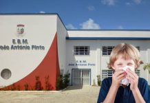 POLÊMICA EM PENHA: Alunos ficam fora da sala após suspeita de gripe e pais cobram explicações