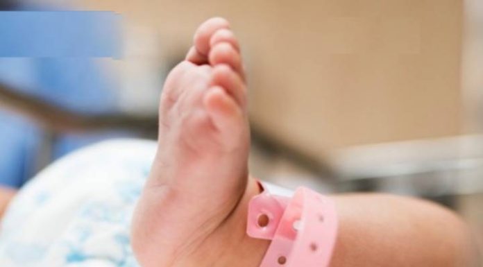 Bebê de apenas 13 dias dá entrada em estado gravíssimo no hospital com lesões nas partes íntimas